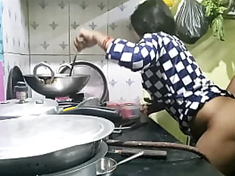 Desi maid Mumbai Ashu gets demolished by transmitted to village maid measurement transmitted to village maid is retire from (Hindi Clear Audio)