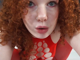 Red-haired teenager with crimson hair frigs herself to orgasmic orgasm on the bed