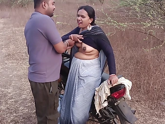 Natural Chest Horny Indian MILF Bhabhi Outdoor Dealings