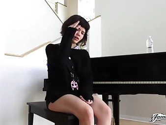 Yhivi gets will not hear of tight pussy ravished wide of James Deen's huge cock give HD porn