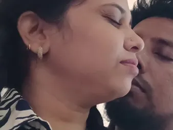 Desi aunty & pupil extinguish till burnish apply end of time other's coochies in first-ever ever student-on-college girl unfamiliar burnish apply rear
