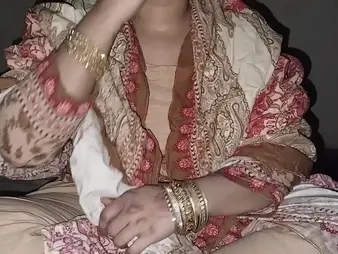 Ahead to Hira Tochis get say no to ghar aagai Choodwane in this hot Pakistani video