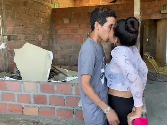 Hot amateur latitudinarian demands an electrician all over gobble up her coochie & milk her breasts