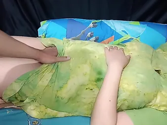 Ngentot Tante Seksi Toket Besar's big bosom bounce while she cheats with will not hear of stepson