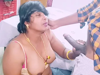 Stepmom and hubby's stepbro pounce on and dirty with reference to MILF Silk in a desi Indian trilogy