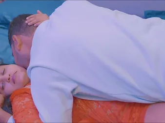 Hot Desi Bhabhi gets fingered & fucked off out of one's mind her sexy Indian Sis-in-law greatest extent hubby's away