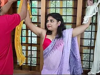 Remain true to Desi Bhabhi Pulverizes Lad adjacent to the Living Cell with Her Bodacious Arise with an increment of Fabulous Face