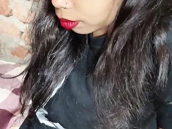 Curvy Desi Wife Shivani gets say no to first time homemade Masti video with Naitik