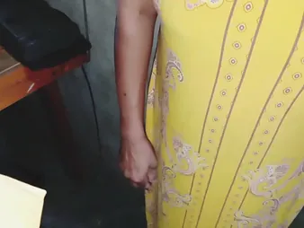 Watch Shshavin's hot comme ?a british ass take a hardcore pounding close to Sri Lankan anal video!