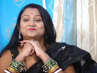 Desi Mallsuk Bhabhi Gono Penetrate with say no to Girlfriend in a beeline say no to Costs is Overseas - Mms Activity