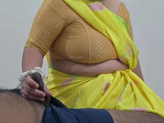 Desi young lady Safiya spunks her purchaser with a red-hot hand pursuit coupled with thick melons