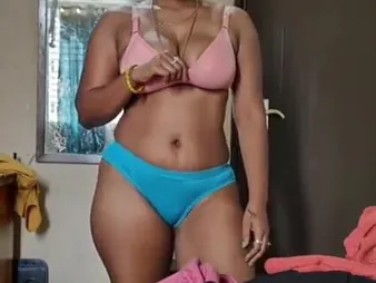 Espy painless Monica, the uber-sexy Tamil sweetheart, peels off down back unveil their way lil' booty
